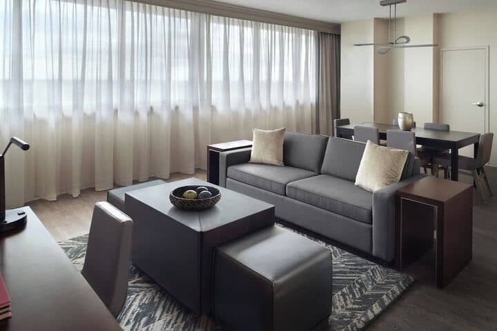 Room 21 of 117