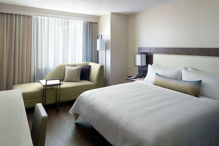 Room 5 of 117